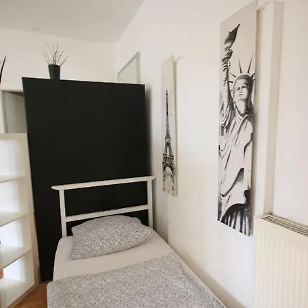 Moderne Und 120qm In Oberhausen, Ideal Fuer Geschaeftsreisende Und Monteure Apartamento Oberhausen (North Rhine-Westphalia)